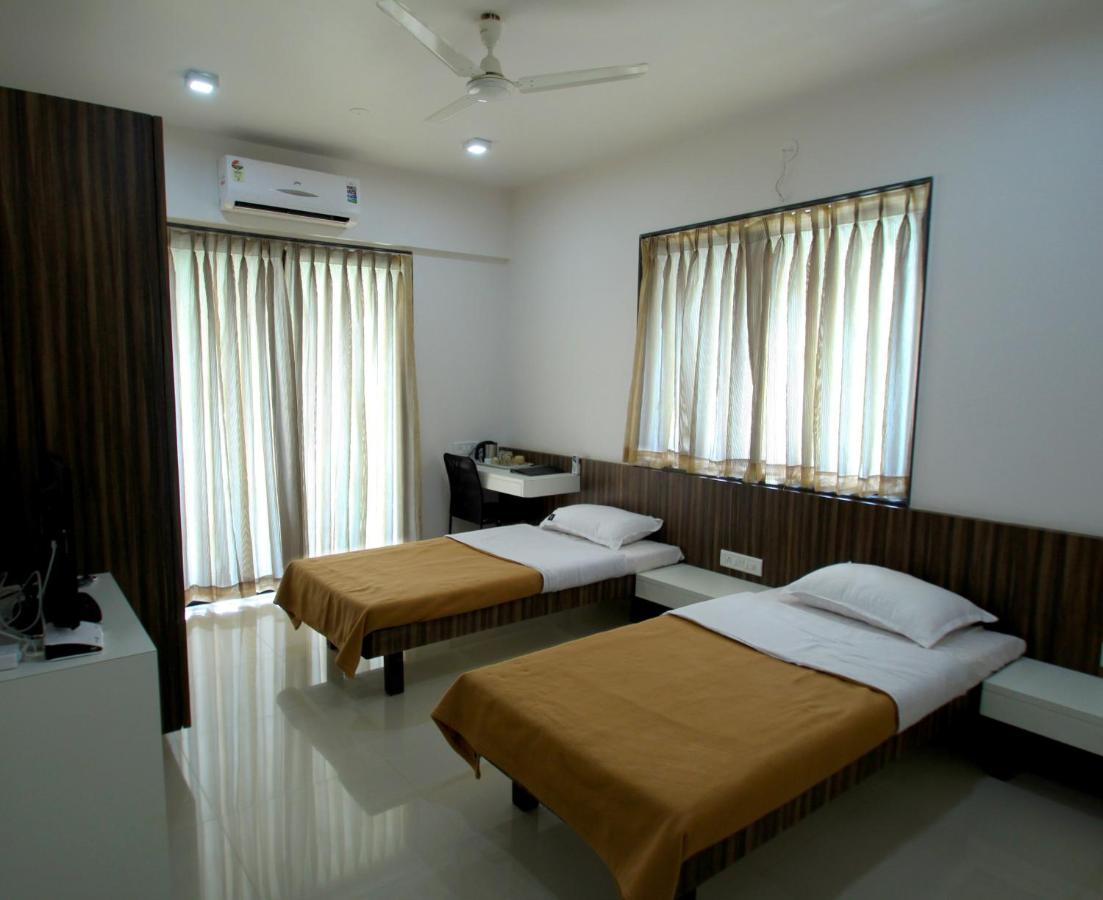 Aashiyana Inn Nashik Exterior photo