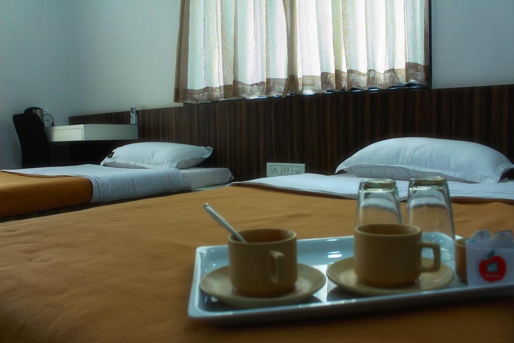 Aashiyana Inn Nashik Exterior photo